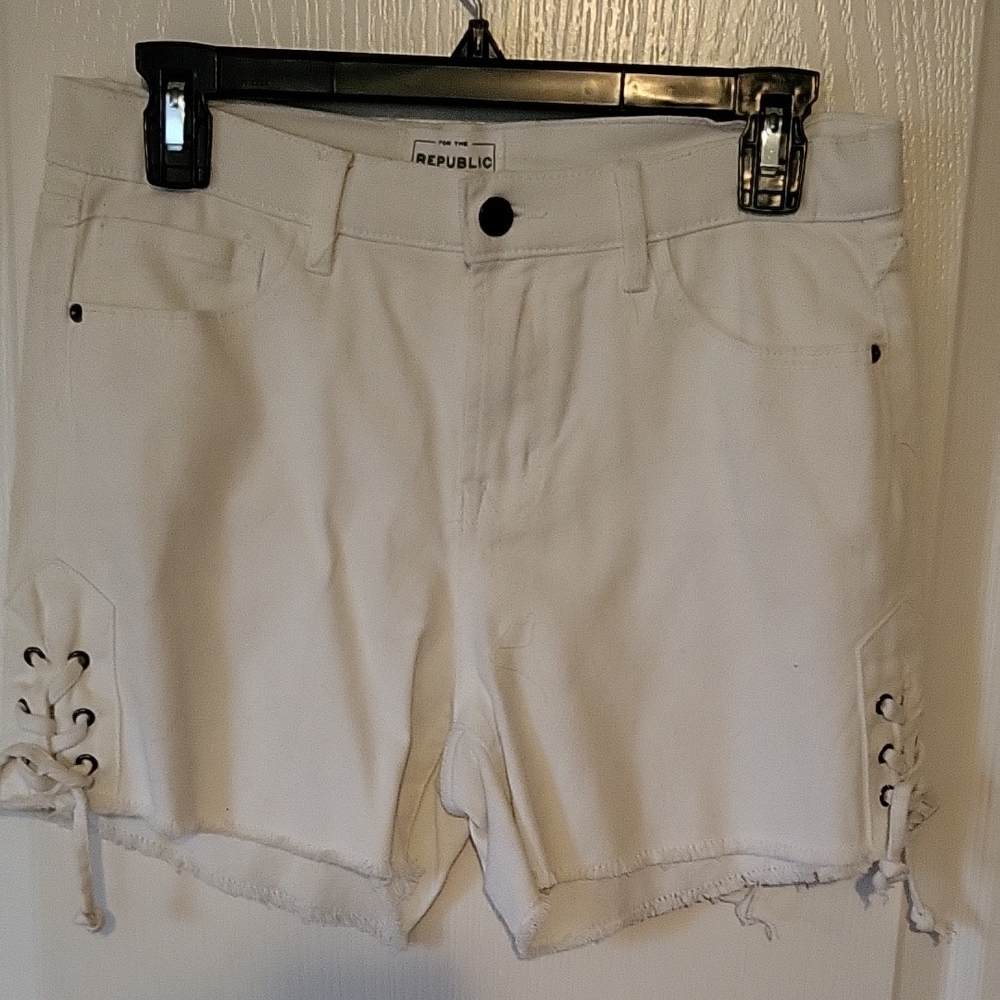 White Jean Shorts with Lace-Up Sides and Frayed Hem